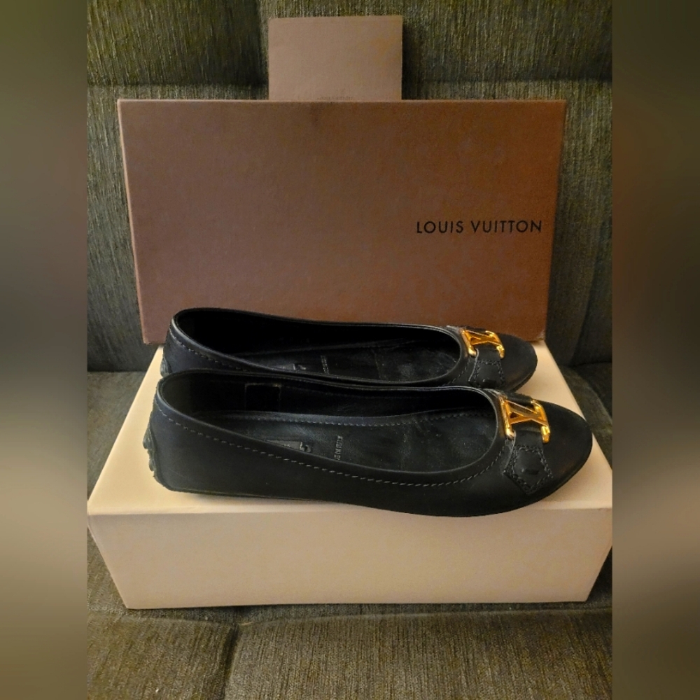 Louis Vuitton Women's Black Leather Ballet Flats Size 35 1/2